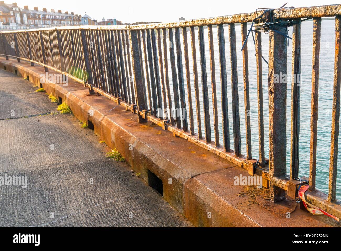 Railings poor repair hi-res stock photography and images - Alamy