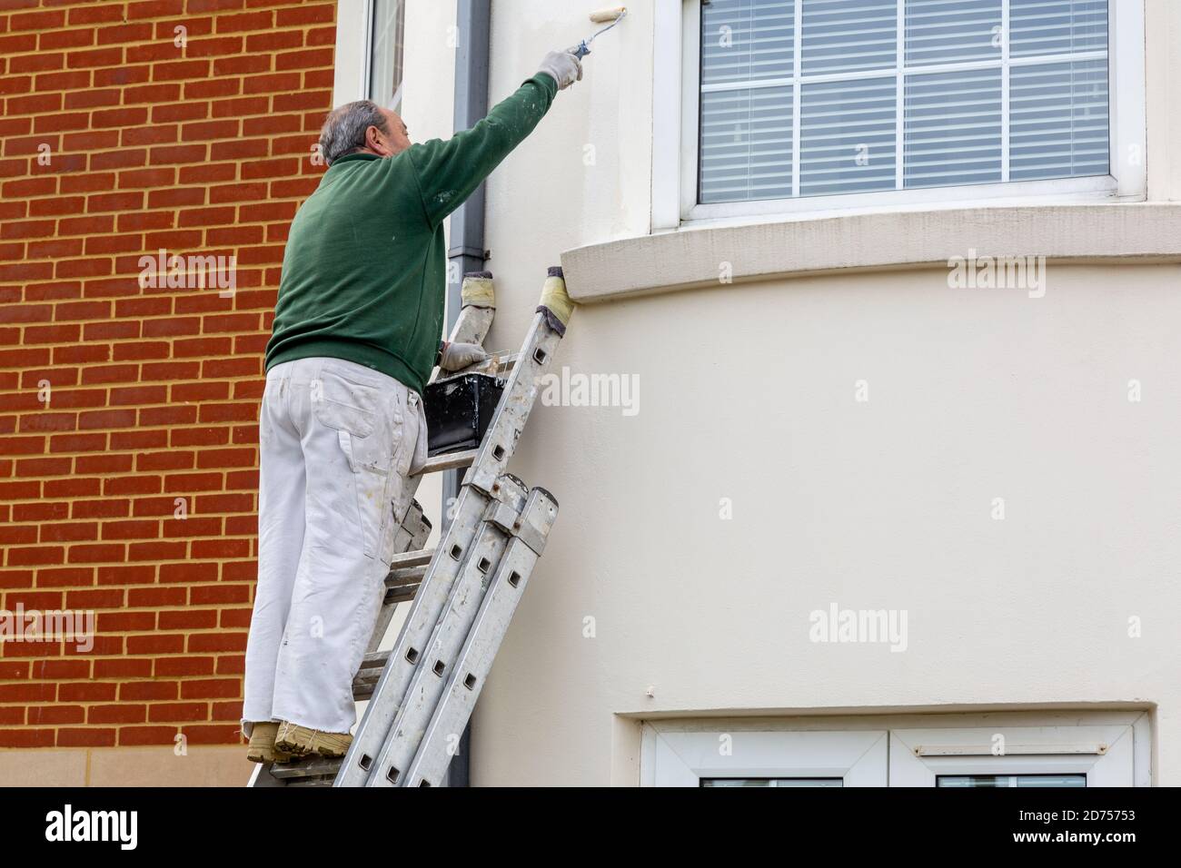 Painting house exterior ladder hires stock photography and images Alamy