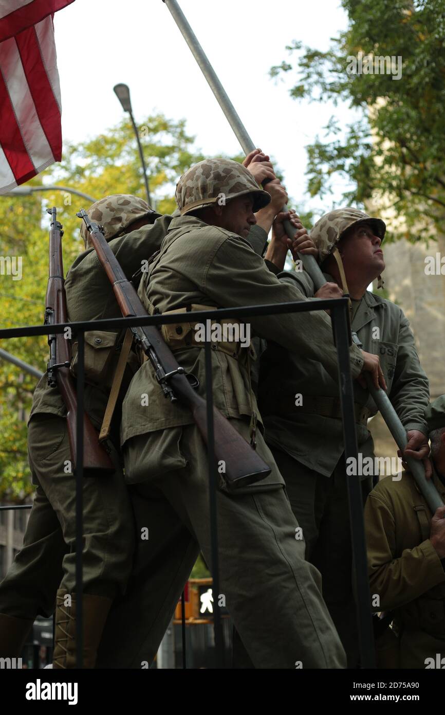 New york city parade photos hi-res stock photography and images - Alamy