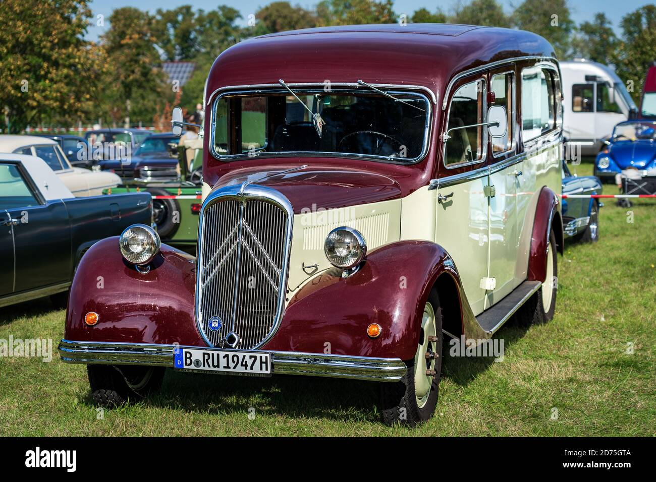 PAAREN IM GLIEN, GERMANY - OCTOBER 03, 2020: Bus Citroen U23, 1947. Die  Oldtimer Show 2020 Stock Photo - Alamy