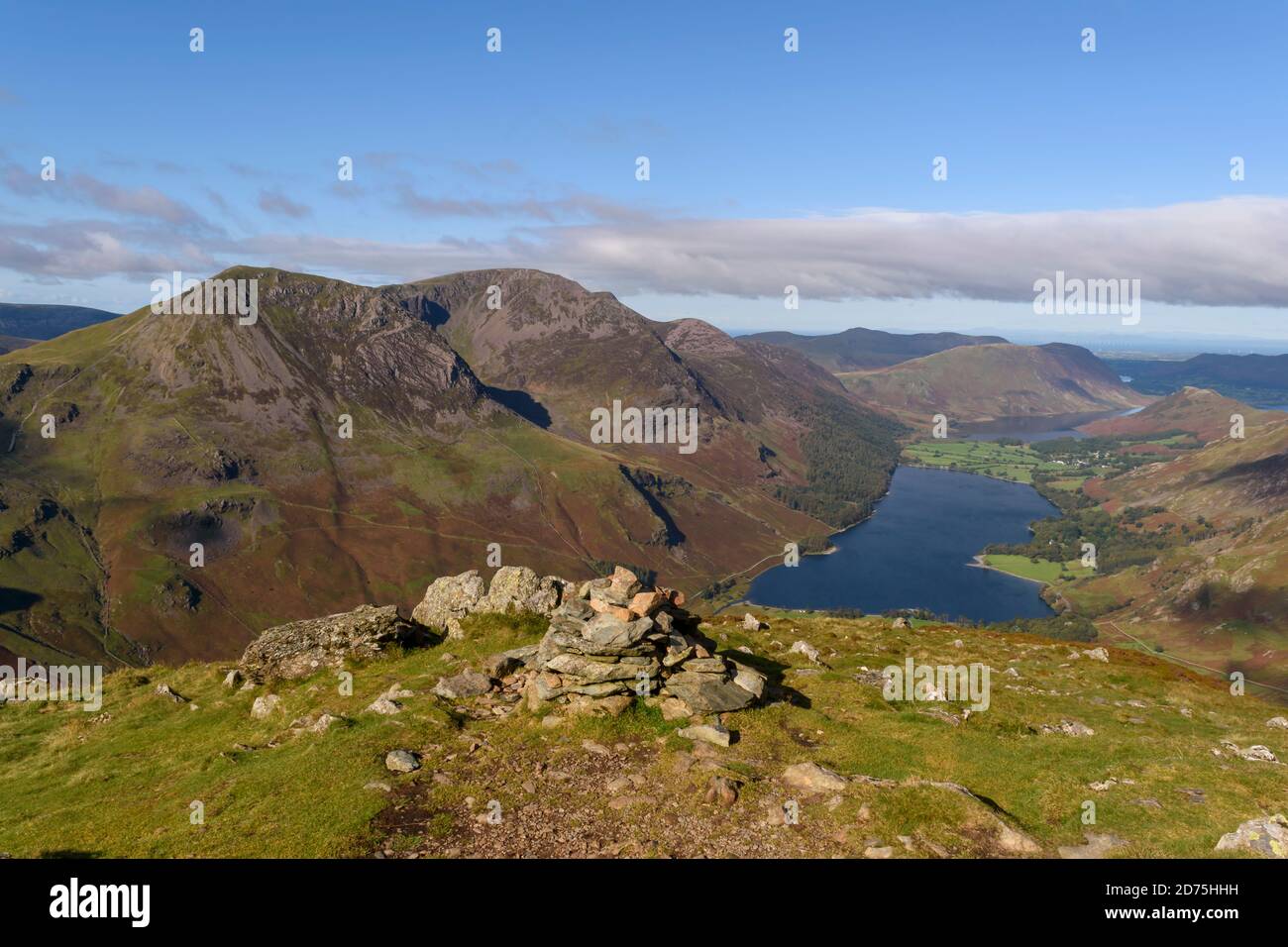 Summit view from Fleetwith Pike of the High Stile ridge and Buttermere and Crummock Water Stock Photo