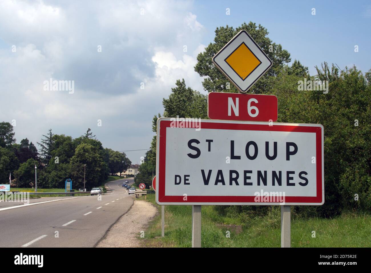 Entrance sign for the village of St Loup de Varennes, in Burgundy, France where Nicephore Niepce