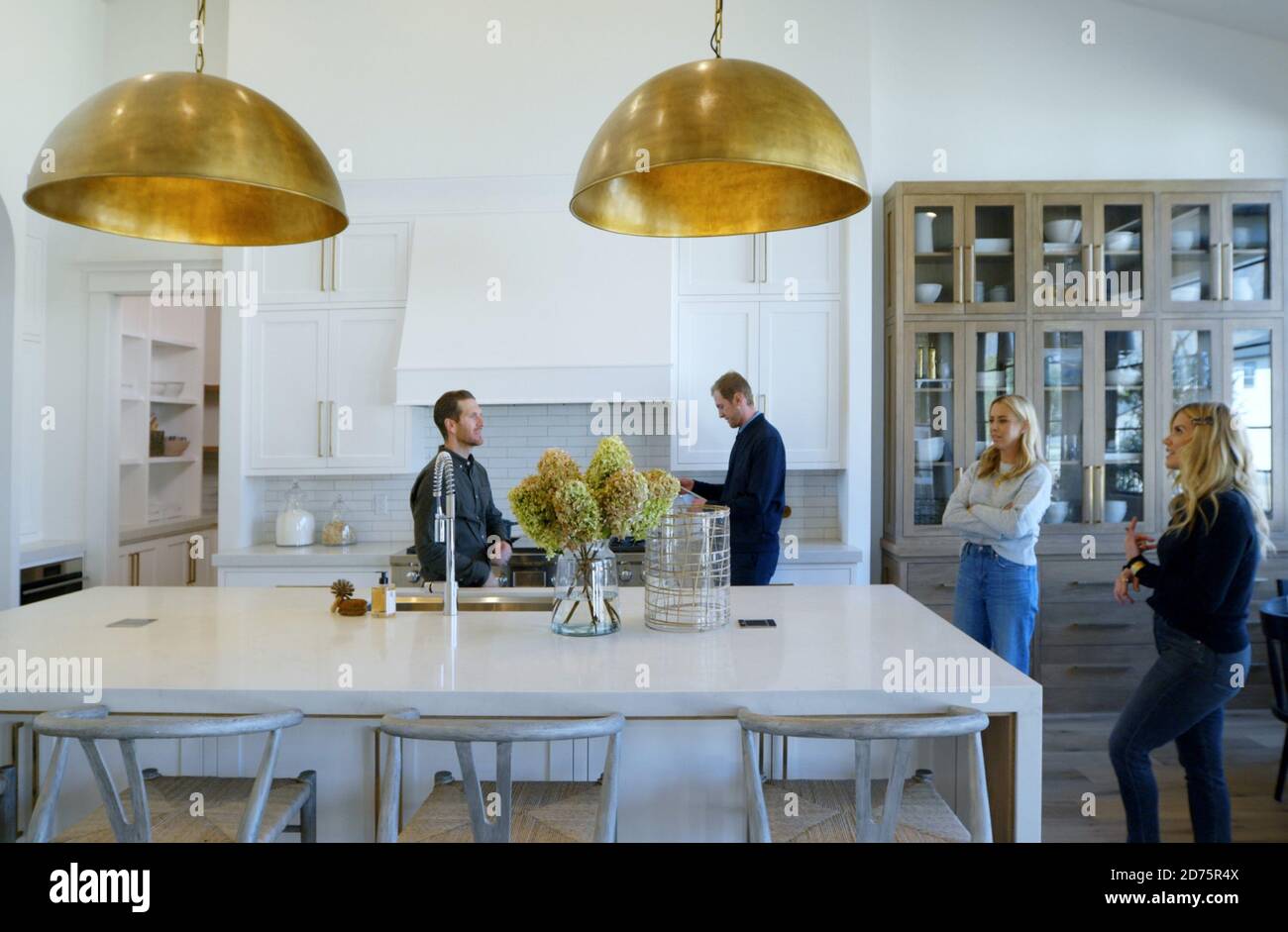 DREAM HOME MAKEOVER, Syd McGee (left), and Shea McGee (right), of Studio McGee and The