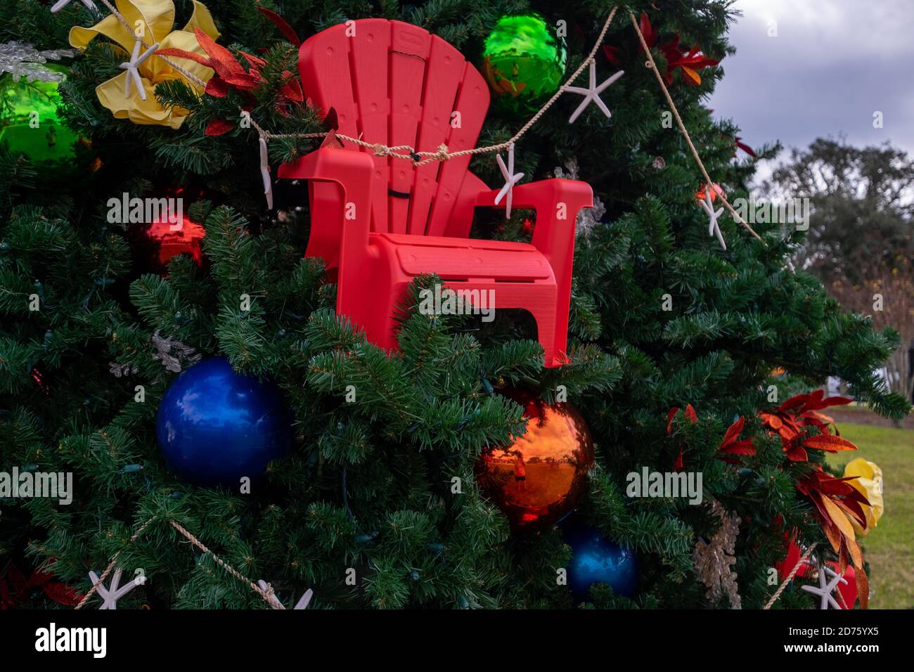 Adirondack chair garden hi res stock photography and images Alamy