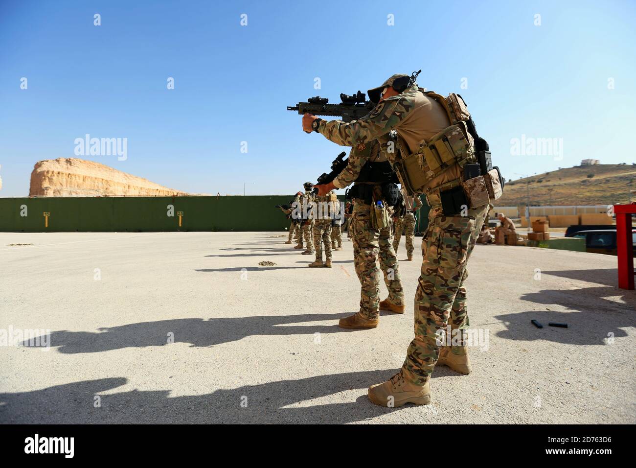 Jordanian Armed Forces Soldiers, Special Unit Two counterterrorism, conducts shooting drills during Eager Lion on King Abdullah II Special Operations Training Center, on April 16, 2018. Eager Lion is a multi-national exercise hosted in Jordan, consisting of U.S. Service Members training with military forces from 19 partner nations, and designed to strengthen military-to-military partnerships and enhance regional stability. (U.S. Army photo by Jose Diaz) Stock Photo