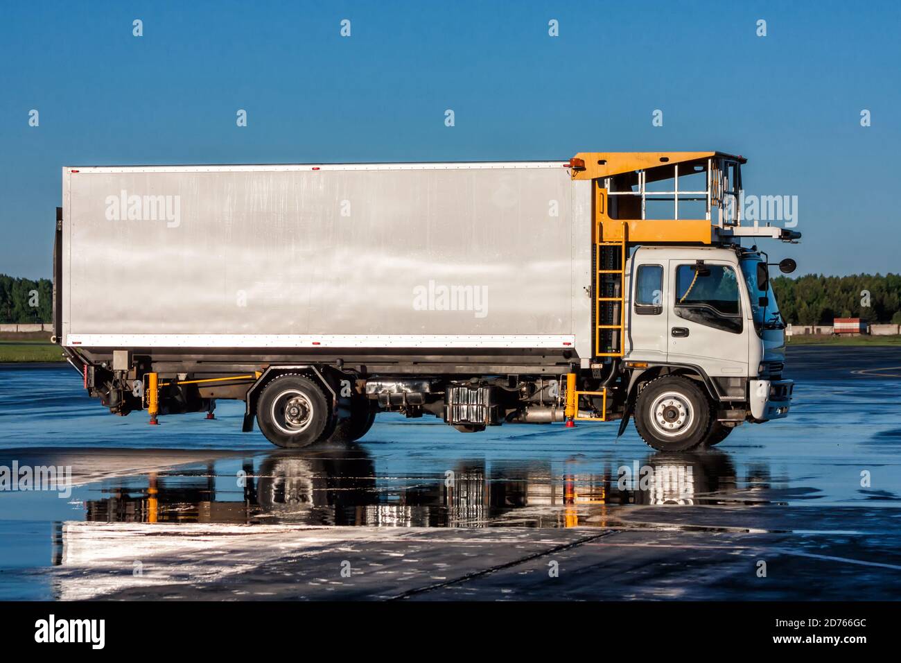 Airport Catering Truck High Resolution Stock Photography and Images - Alamy
