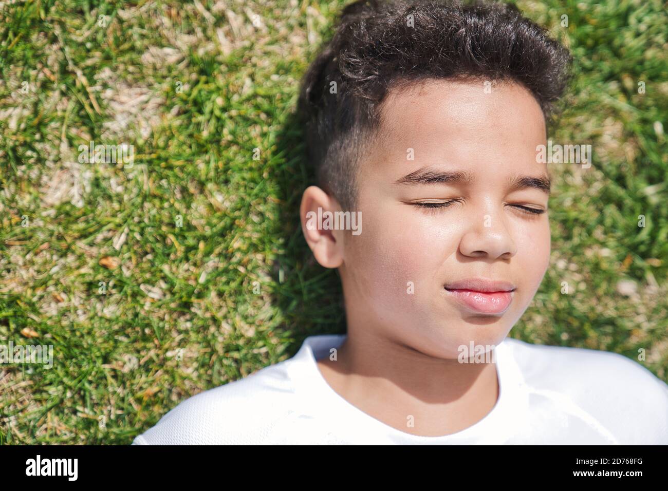 Teen afro américan boy hi-res stock photography and images - Alamy