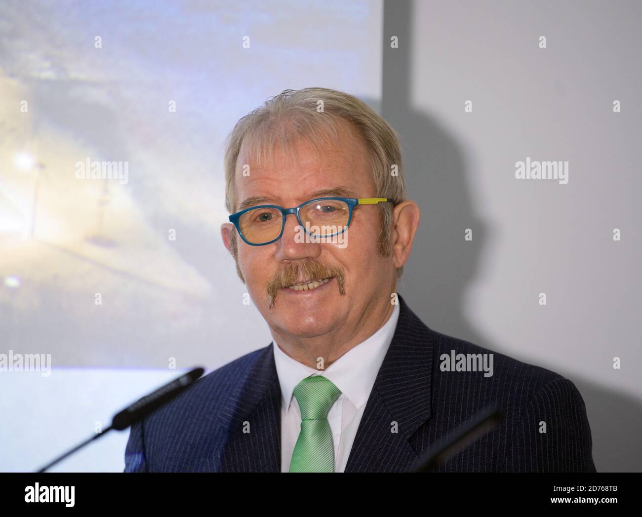 Spreetal, Germany. 19th Oct, 2020. Manfred Heine (independent), mayor of  Spreetal, speaks during the opening of Dock3 Lausitz in the Schwarze Pumpe  industrial park. Credit: Soeren Stache/dpa-Zentraqlbild/ZB/dpa/Alamy Live  News Stock Photo -