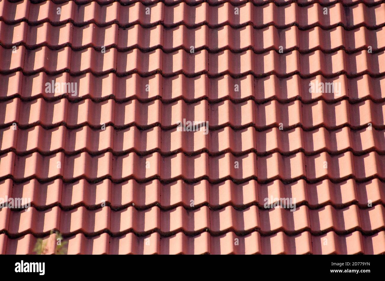 Brown tile roof texture background Stock Photo - Alamy