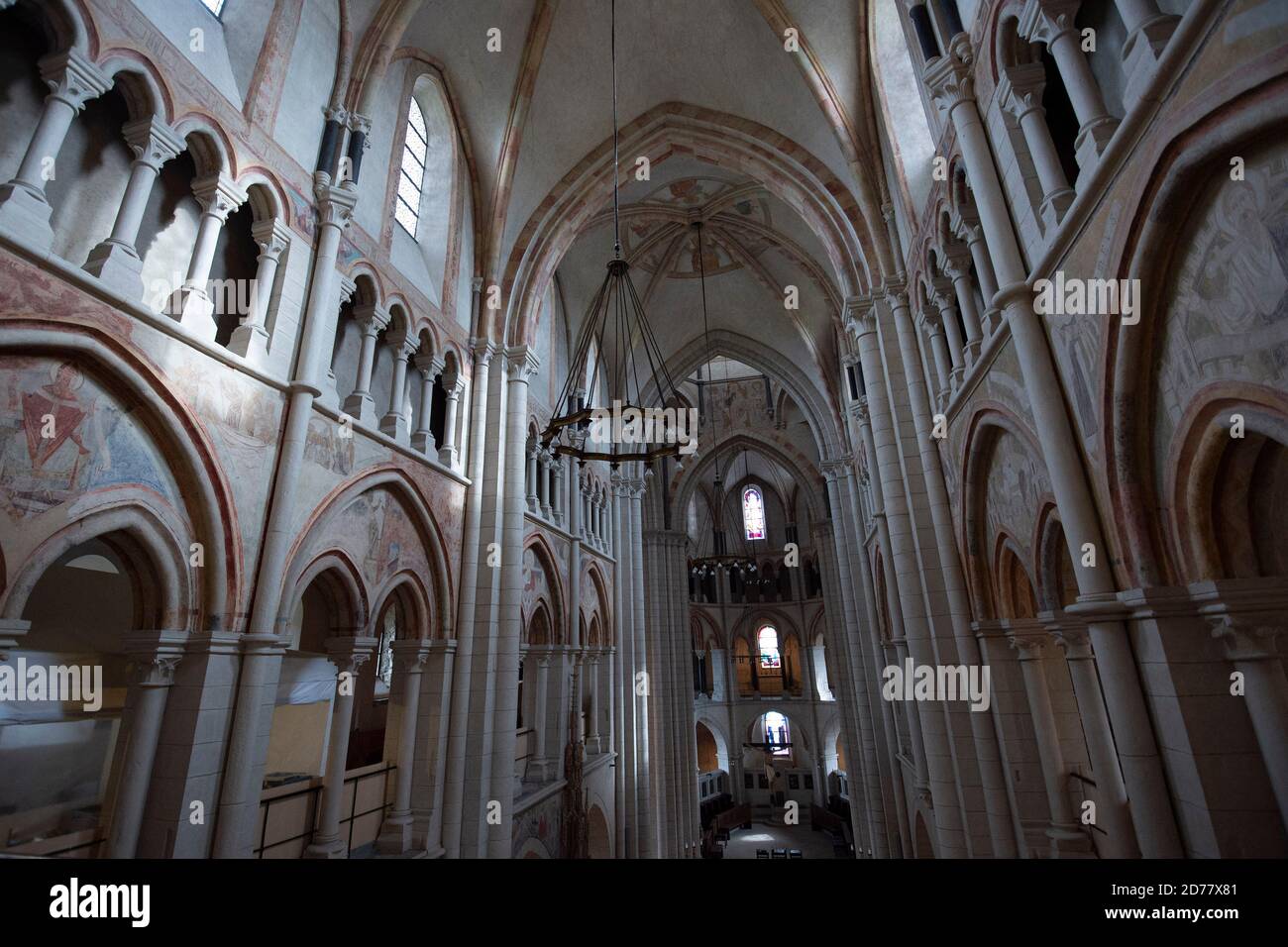 Limburg, Deutschland. 20th Oct, 2020. Interior view of Limburg Cathedral, withtelschiff with chancel, seen from the organ, Limburg Cathedral, also called Georgsdom, Limburg an der Lahn, October 20, 2020. Â | usage worldwide Credit: dpa/Alamy Live News Stock Photo