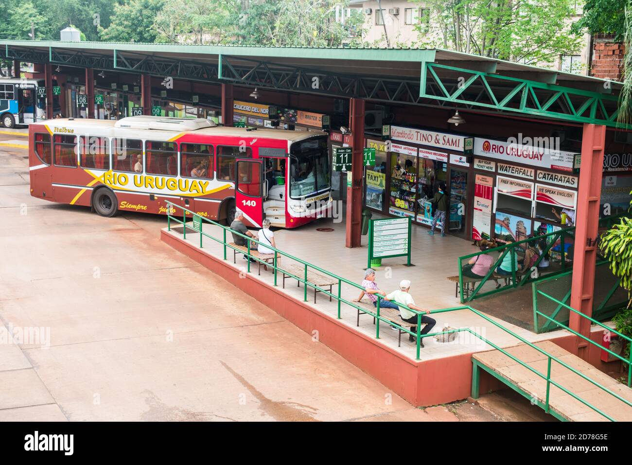 Terminal de omnibus hi-res stock photography and images - Alamy