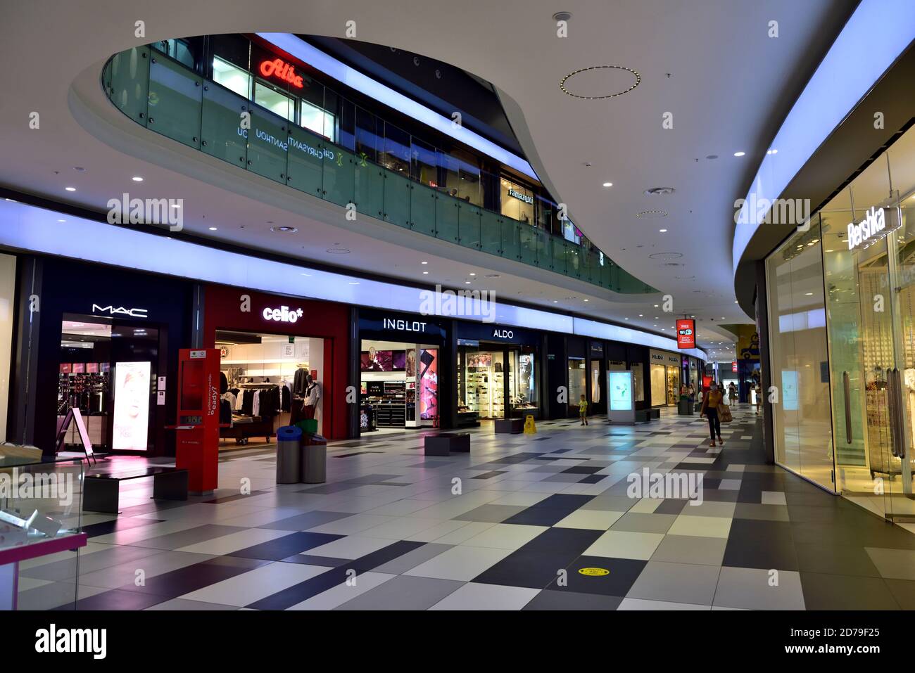 Kings avenue mall hi-res stock photography and images - Alamy