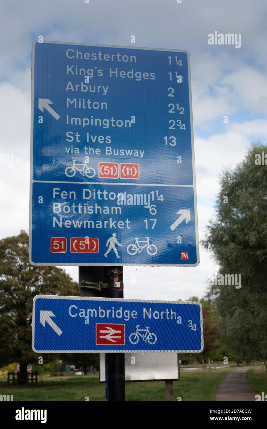 Blue directional signs for walking and cycling routes in and around Cambridge Stock Photo
