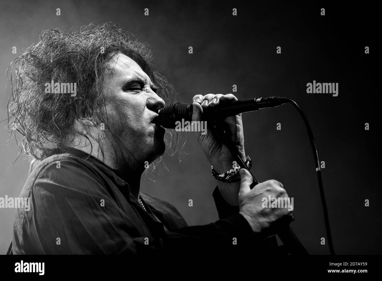 Copenhagen, Denmark. 14th, October 2016. The English rock band The Cure performs a live concert at Forum in Copenhagen. Here singer, songwriter and musician Robert Smith is seen live on stage. (Photo credit: Gonzales Photo - Lasse Lagoni). Stock Photo