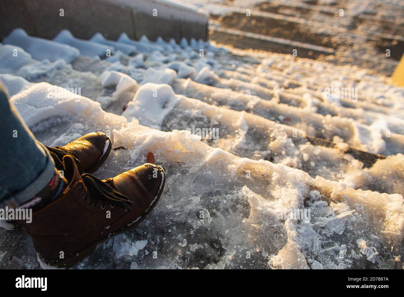 Freezing leather shoes hot sale