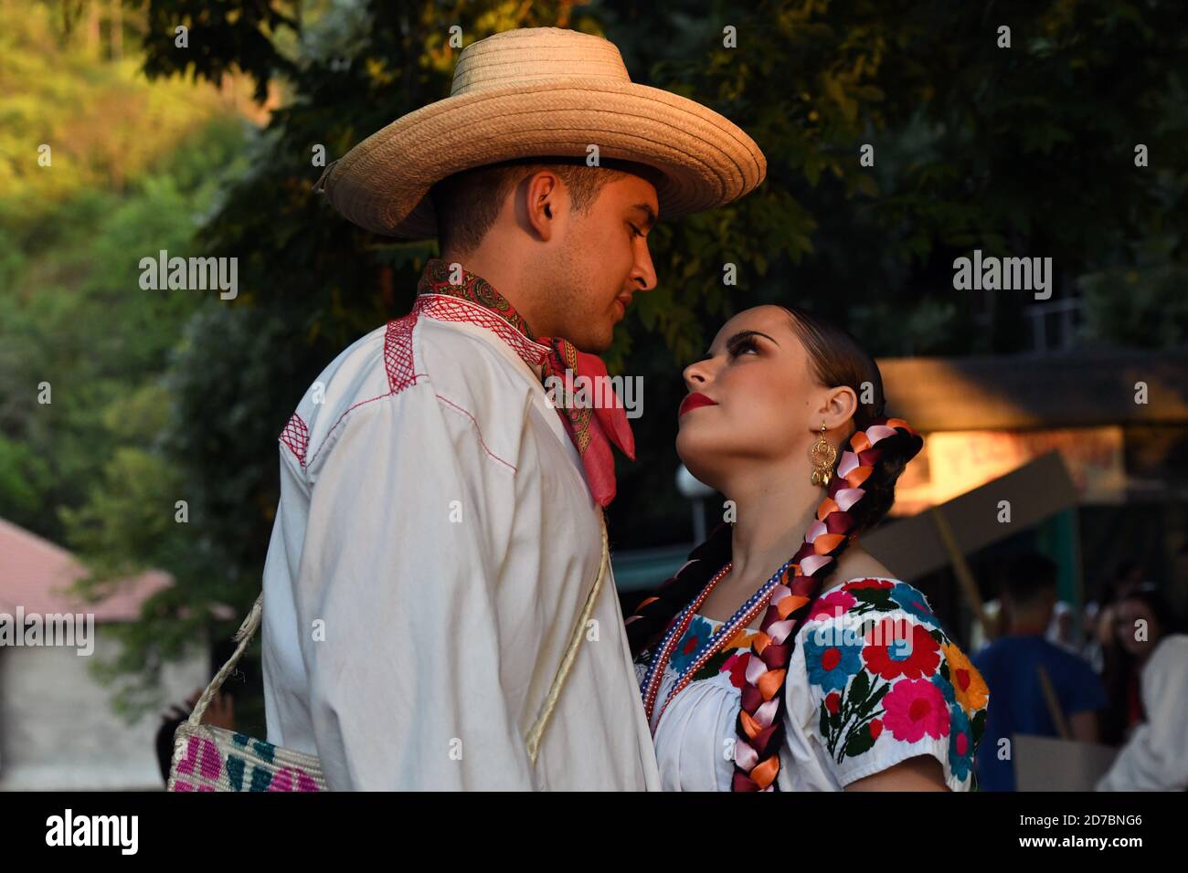 Mexican Couple Pictures : Pin By Kaitlynn On Metasalv Cute Couples Goals Prom Pictures Couples Cute Couples, Maybe you would like to learn more about one of these?