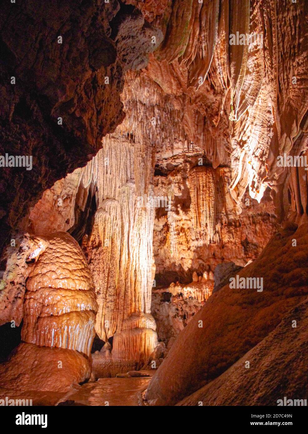 Cavern lights hi-res stock photography and images - Alamy