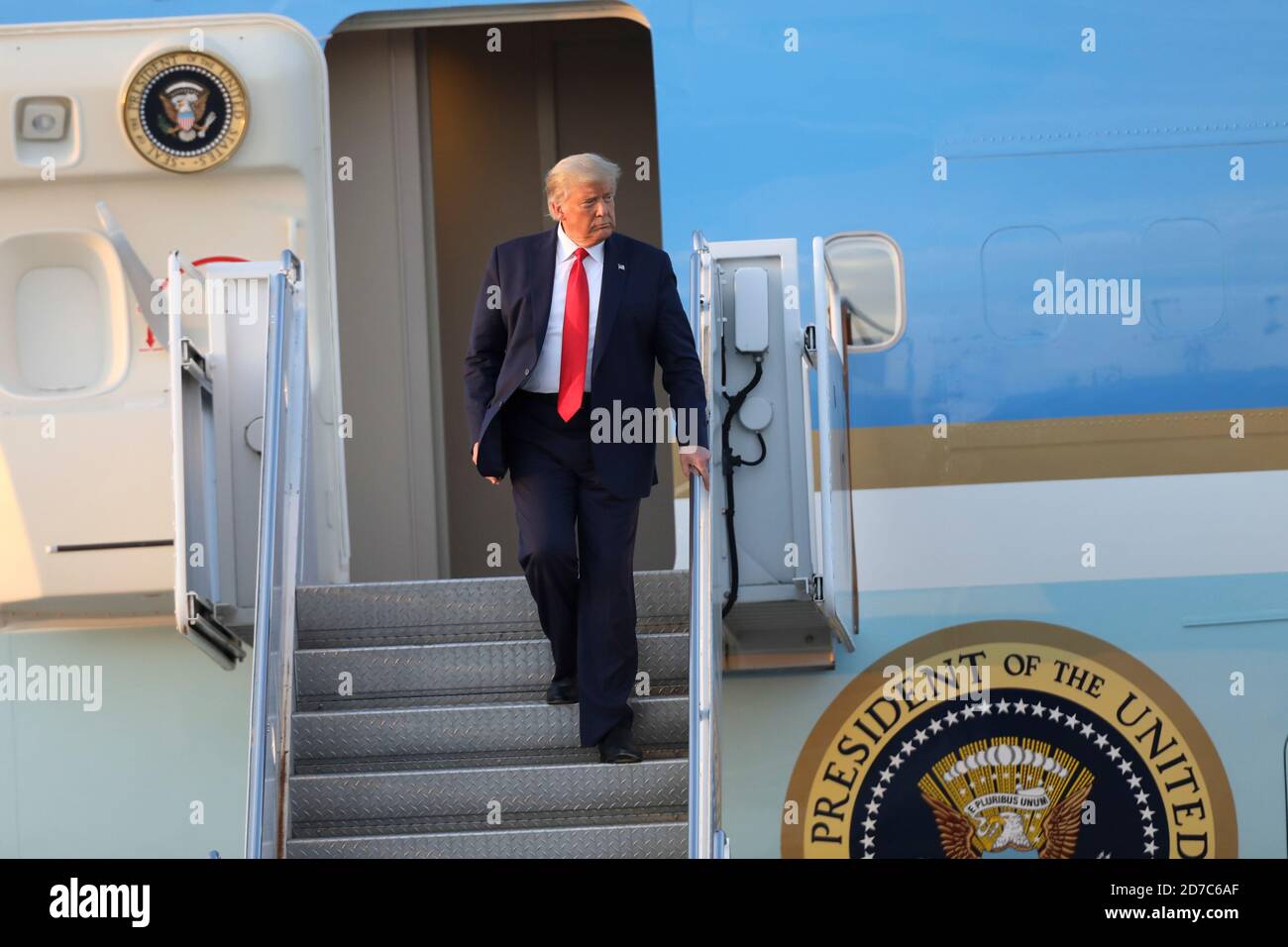 Charlotte, United States. 21st Oct, 2020. Air Force One arrives with President Donald J. Trump at the North Carolina Air National Guard 145th Airlift Wing on October 21, 2020 in Charlotte, North Carolina. Credit: Richard Thigpen/The Photo Access Credit: The Photo Access/Alamy Live News Stock Photo
