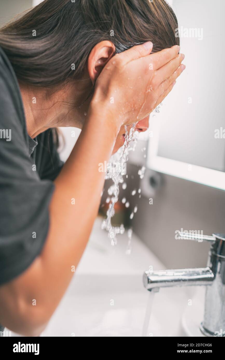Woman cleanse face sink hires stock photography and images Alamy