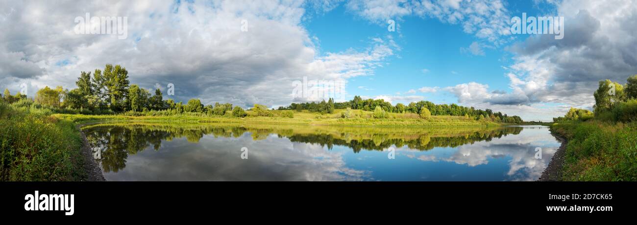 Beautiful summer sky hi-res stock photography and images - Alamy
