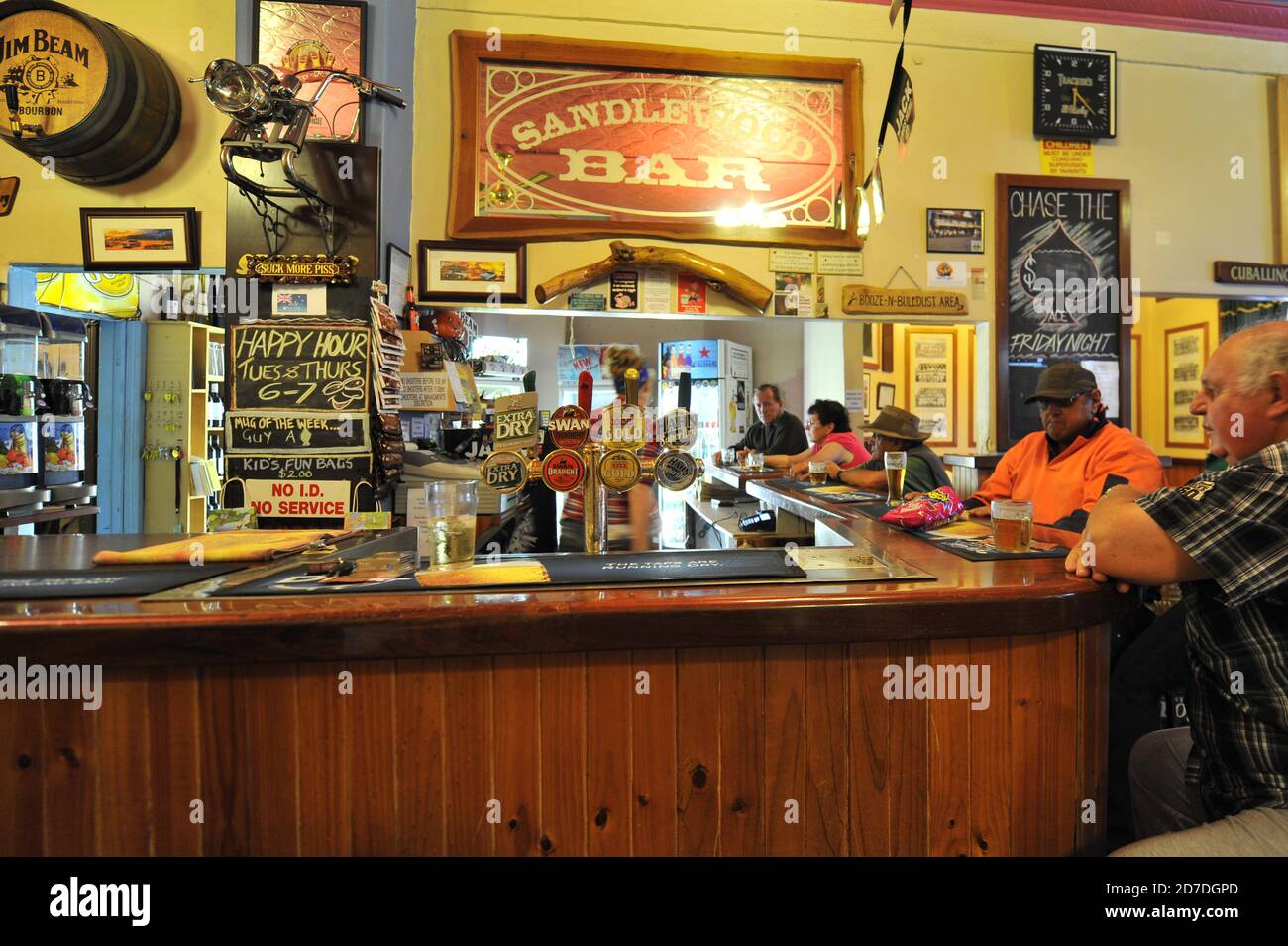 Cuballing pub is a typical early 1900's Western Australian wheatbelt