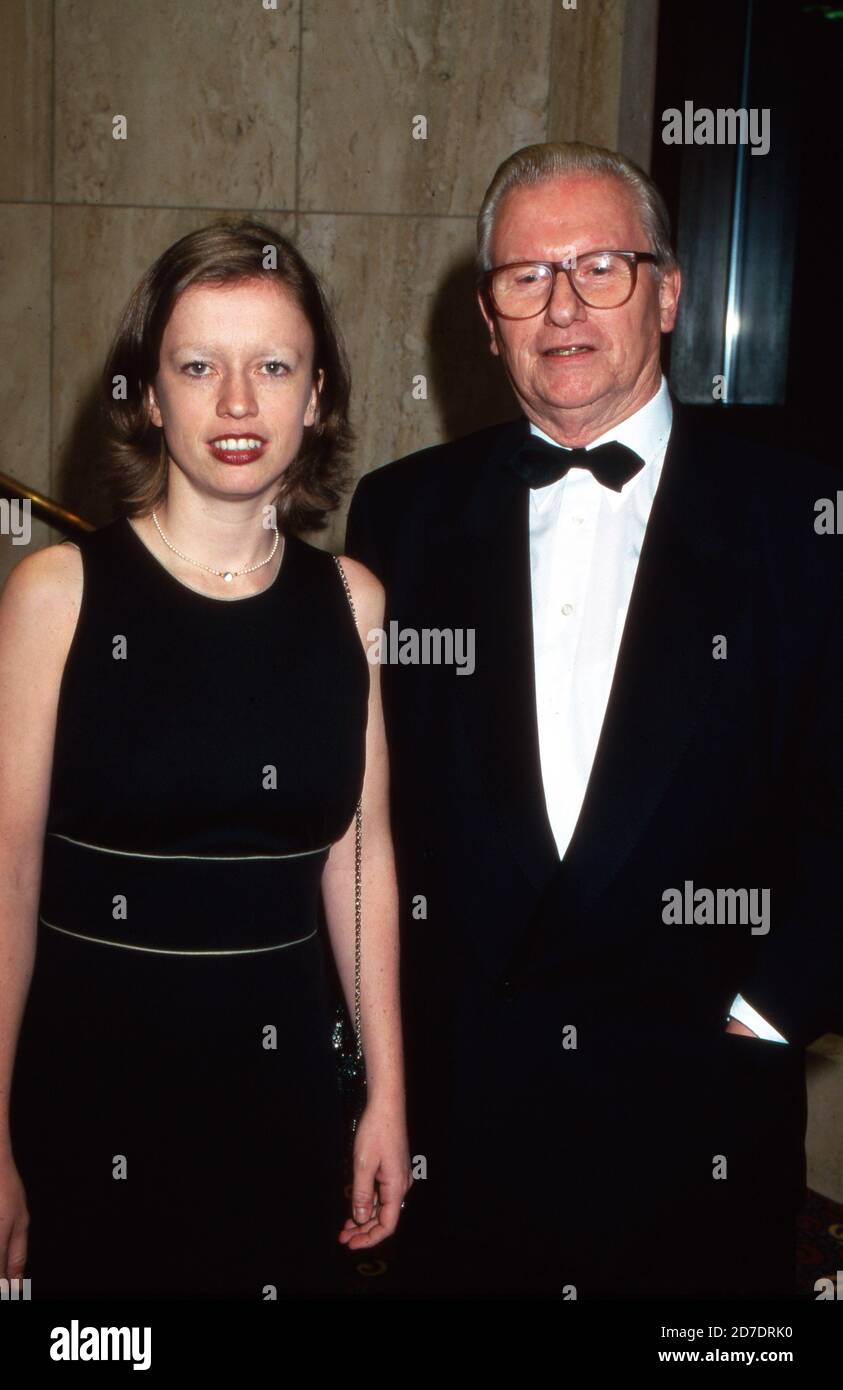 Journalist Ernst Dieter Lueg mit Tochter Konstanze beim UFA Filmball in  Neuss, Deutschland 1998 Stock Photo - Alamy