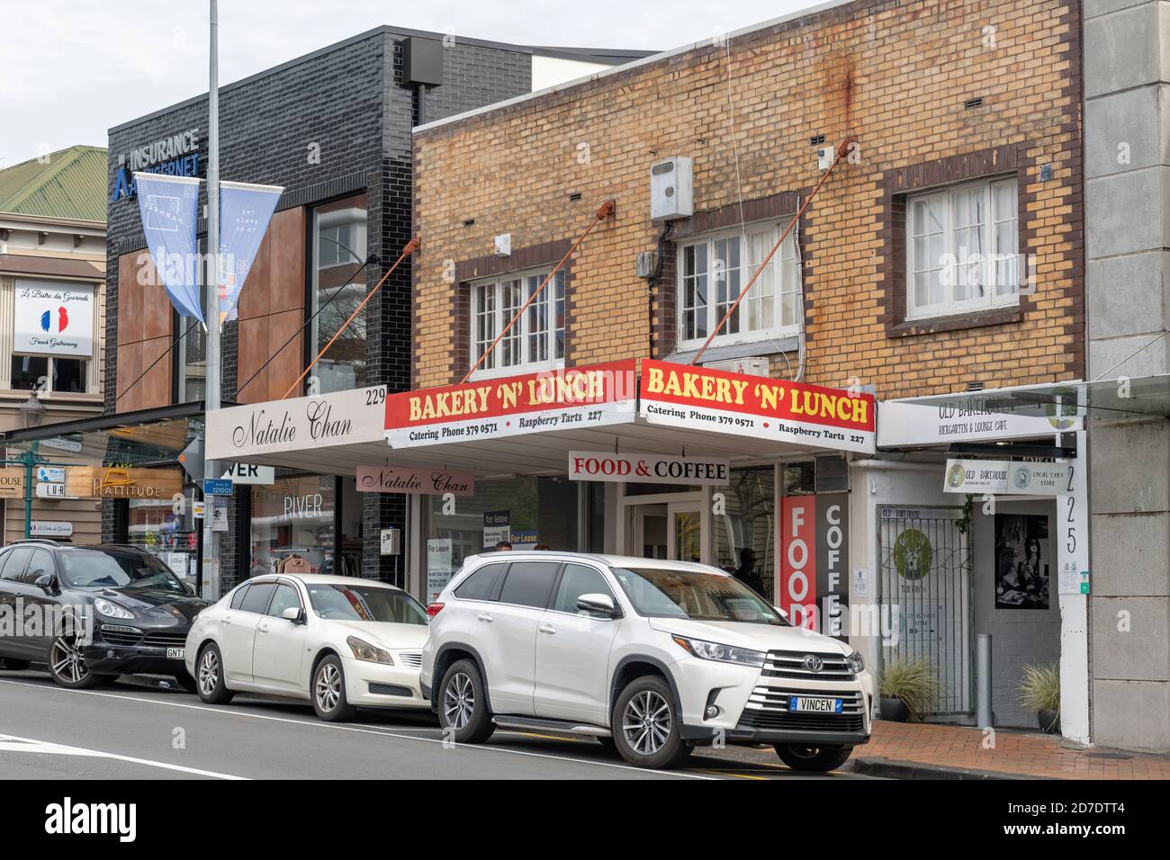 AUCKLAND, NEW ZEALAND - Sep 14, 2019: Auckland / New Zealand - September 14 2019: View of Parnell Village shops along sidewalk Stock Photo