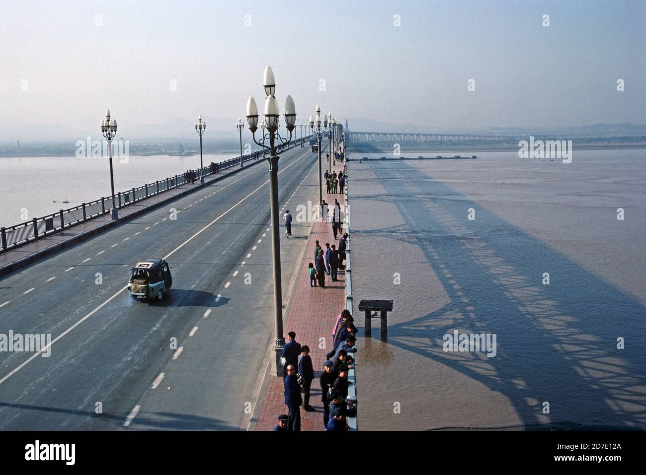 Yangtze River Bridge, Wuhan, China. 1980s Stock Photo