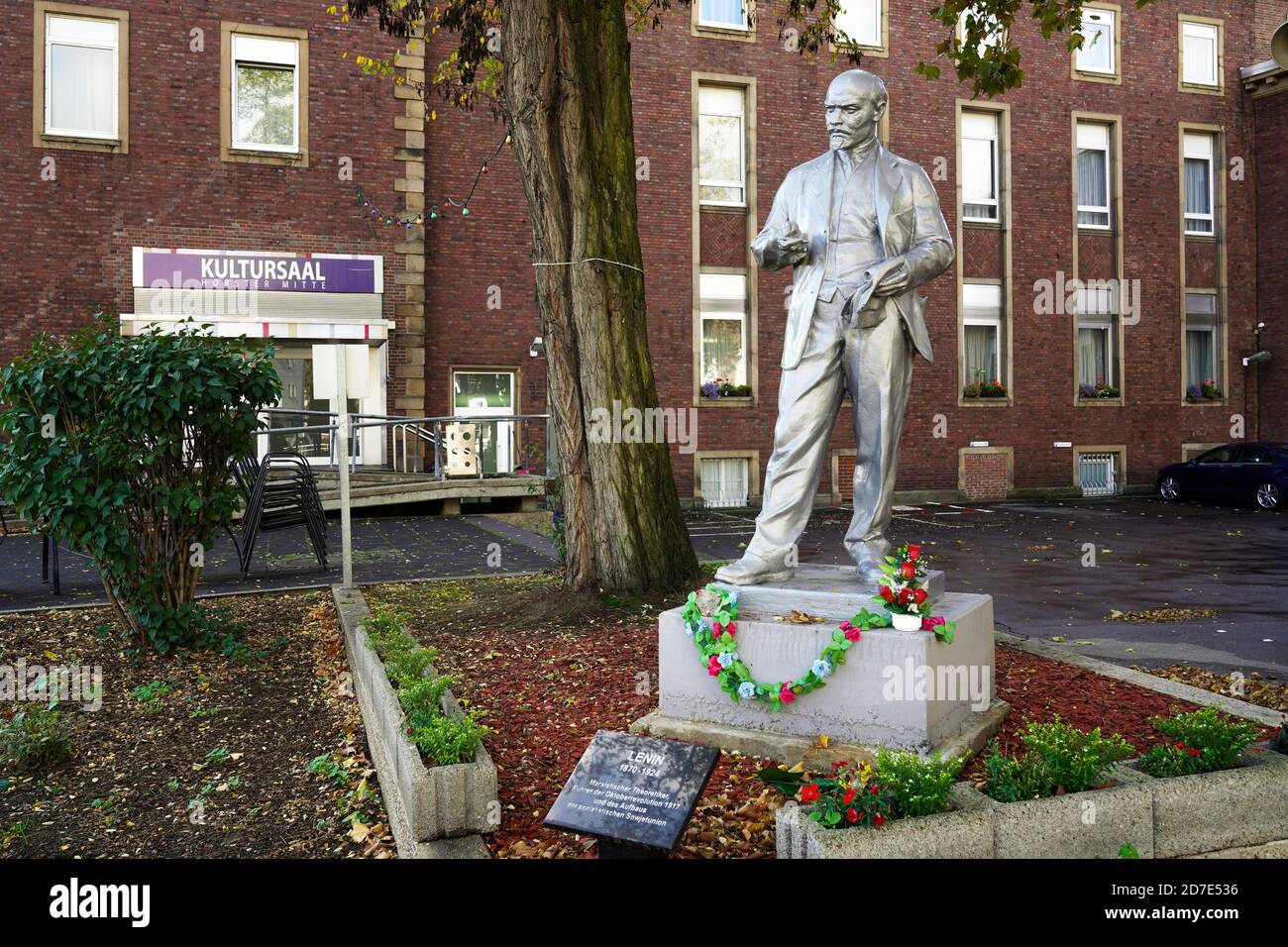 Gelsenkirchen, Germany, October 22nd, 2020: Statue of the Soviet revolutionary leader Vladimir Ilyich Lenin, which was erected on June 20th, 2020 in front of the party headquarters of the communist MLPD Marxist-Leninist Party of Germany. The steel statue is two meters high and was cast in the then communist Czechoslovakia in the 1950s. Stock Photo