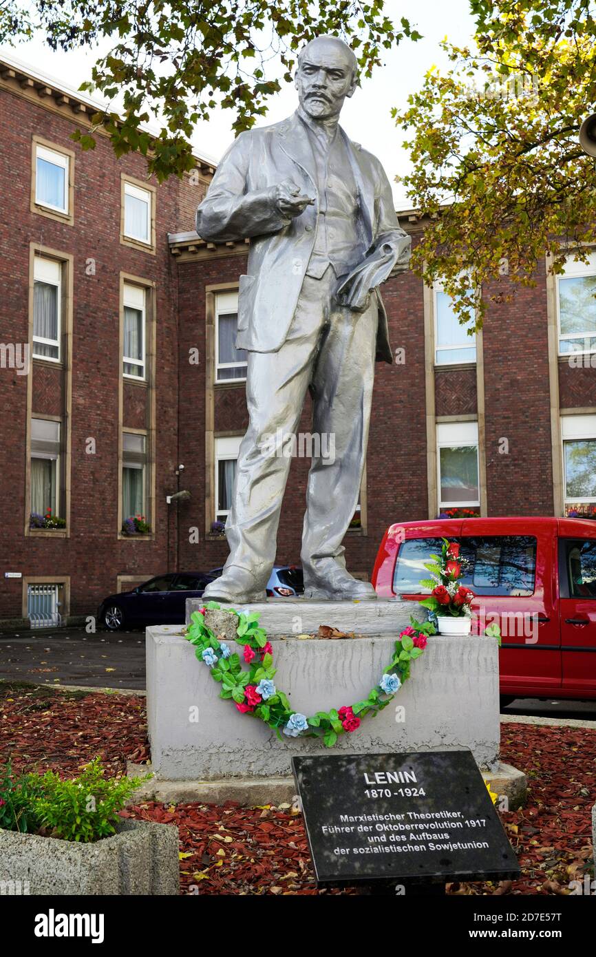 Gelsenkirchen, Germany, October 22nd, 2020: Statue of the Soviet revolutionary leader Vladimir Ilyich Lenin, which was erected on June 20th, 2020 in front of the party headquarters of the communist MLPD Marxist-Leninist Party of Germany. The steel statue is two meters high and was cast in the then communist Czechoslovakia in the 1950s. Stock Photo
