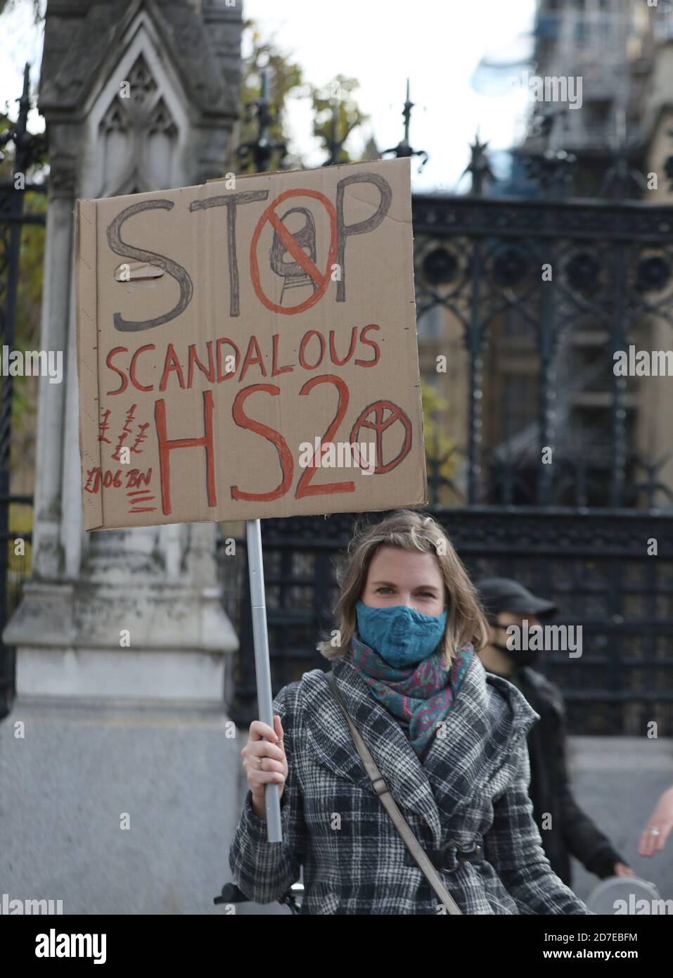 Hs2 Line Protests Extinction Rebellion protest against the HS2 project in Parliament ...