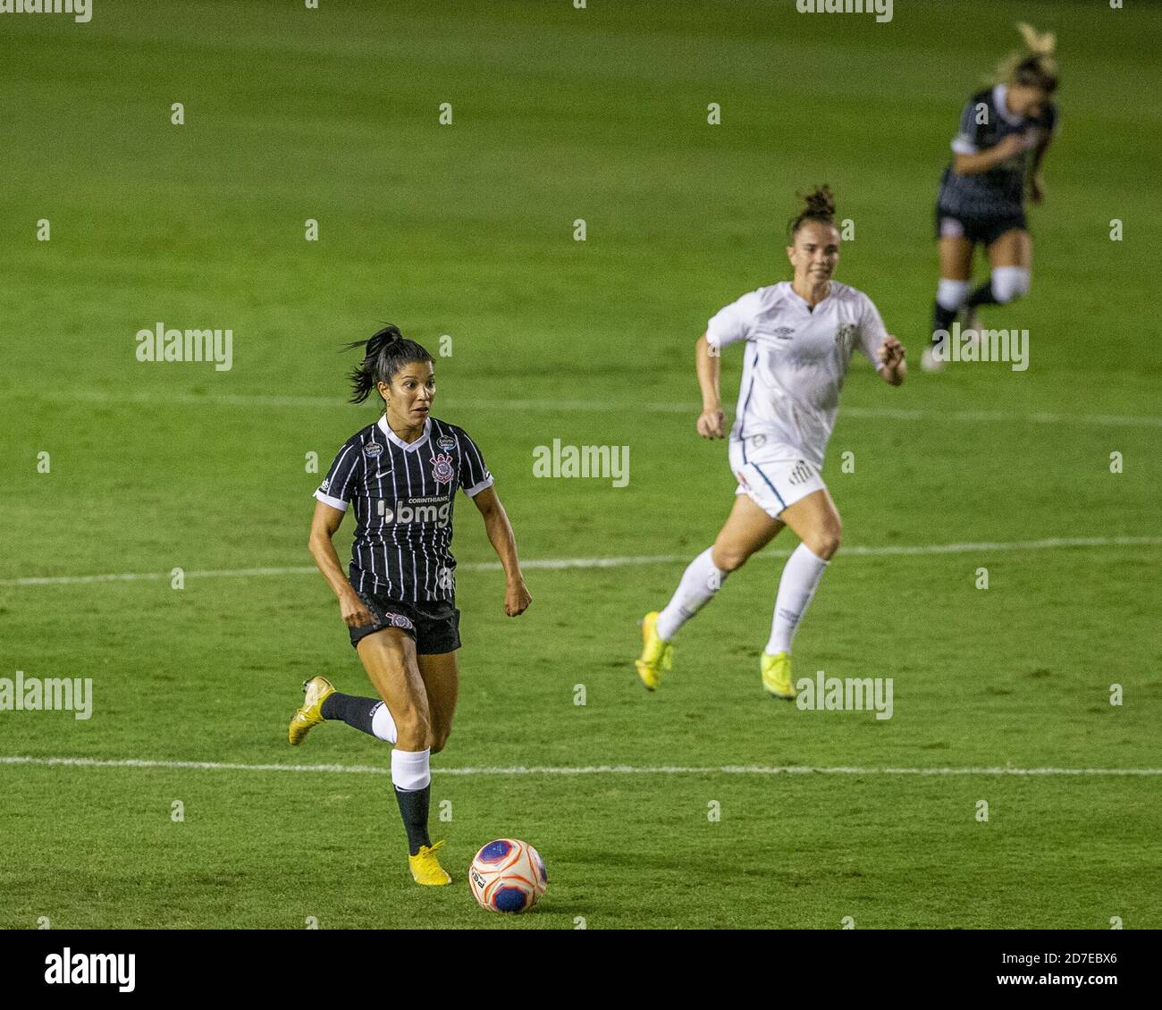 Ketlen (#17 Santos) and Katiuscia (#2 Corinthians) during the Campeonato  Paulista Feminino football match between Corinthians x Santos at Parque Sao  Jorge in Sao Paulo, Brazil. Richard Callis/SPP Credit: SPP Sport Press