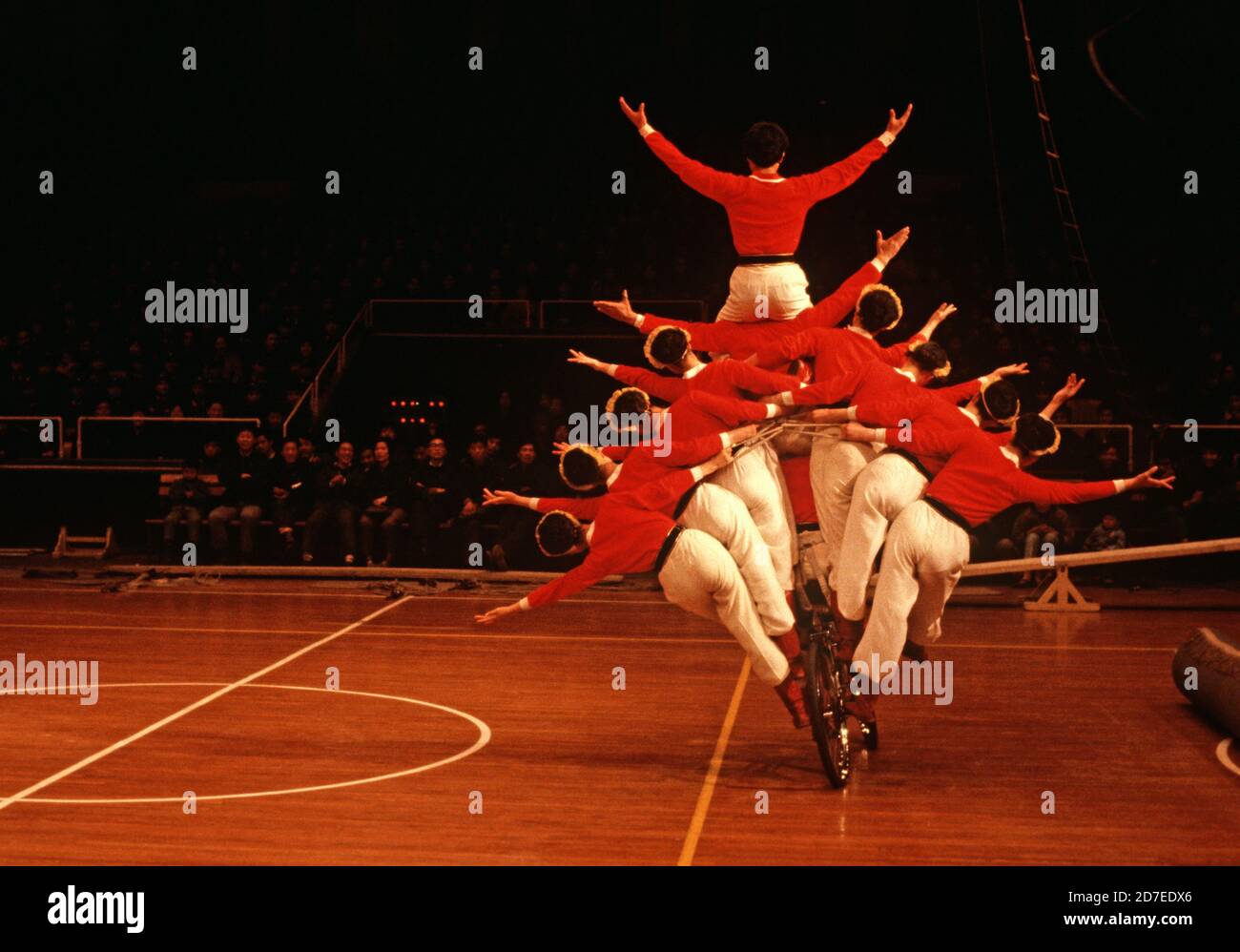 acrobatic display, Nanjing, China, 1980 Stock Photo