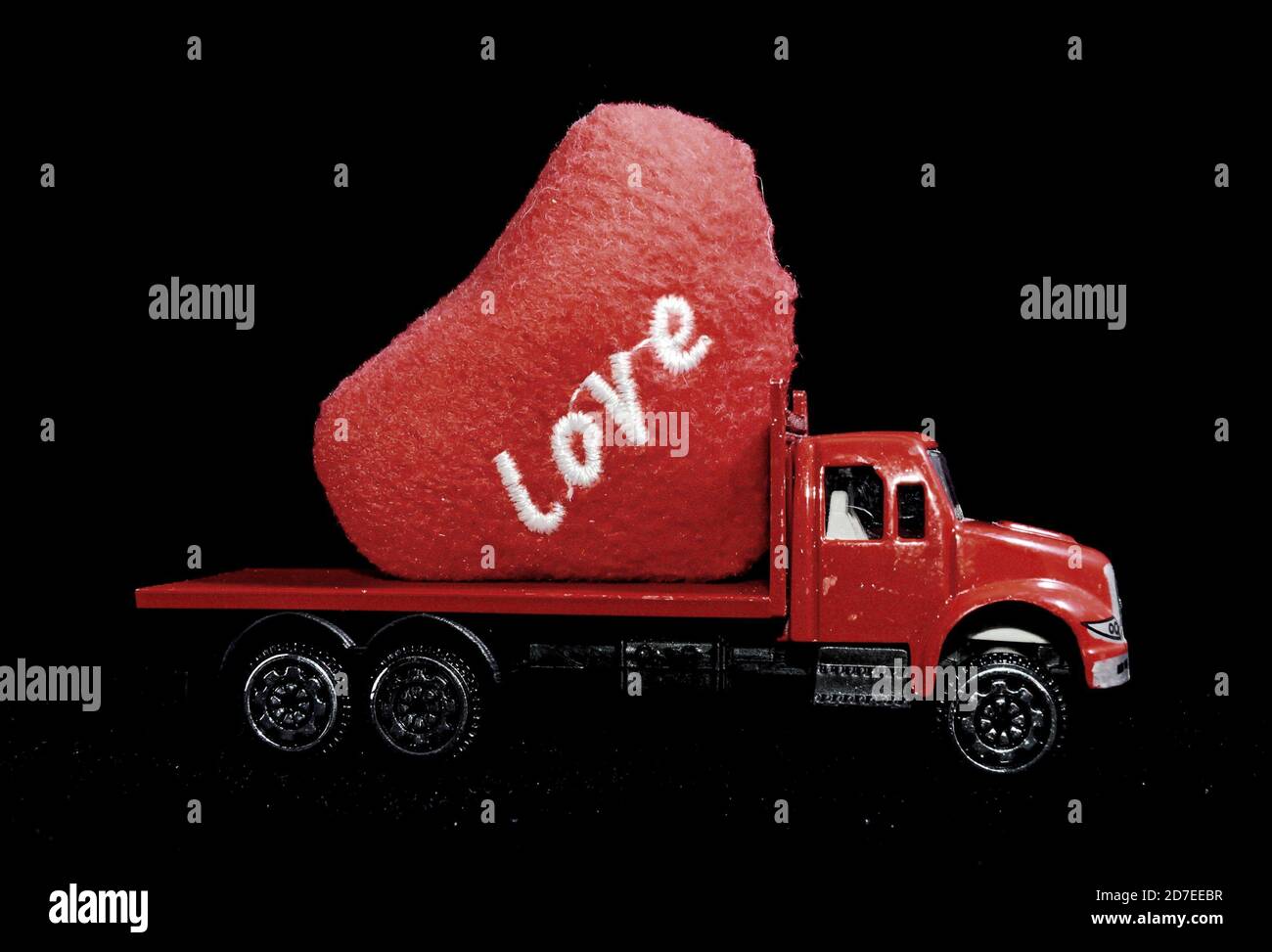 Valentinstag Gartenflagge – Love Truck Design, 30x45 Cm, Wetterfest, Aus Polyester