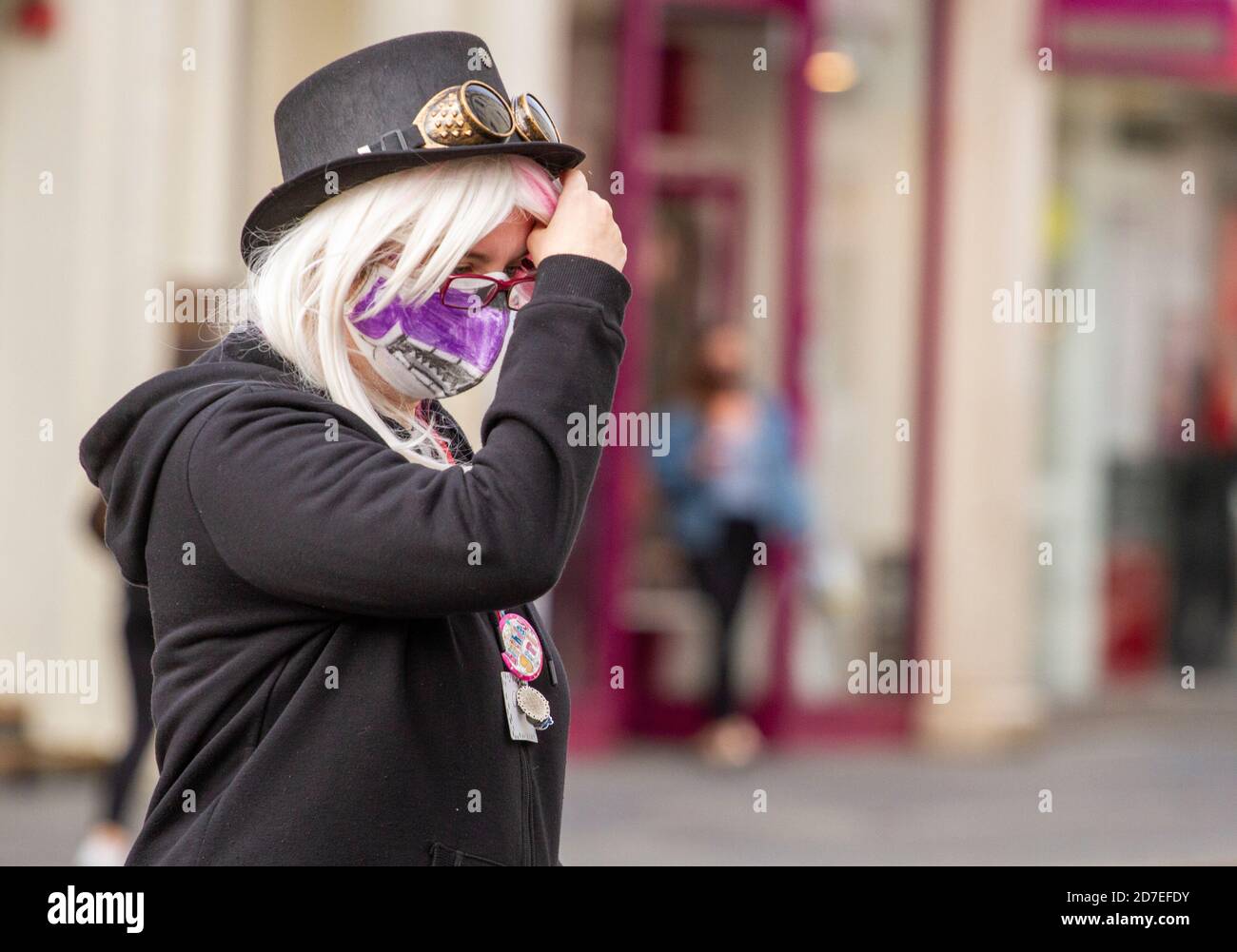 Dundee, Tayside, Scotland, UK. 22nd Oct, 2020. Covid-19 face mask wearing: Local residents wearing protective face masks in Dundee city centre which is mandatory in places such as going out shopping and socialising during the new 3rd Tier Covid-19 Lockdown restrictions. Credit: Dundee Photographics/Alamy Live News Stock Photo