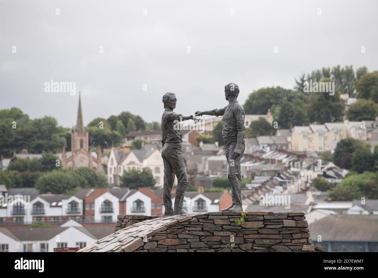 Hands Across the Divide monument of reconciliation in Londonderry, Northern Ireland, U.K. Stock Photo