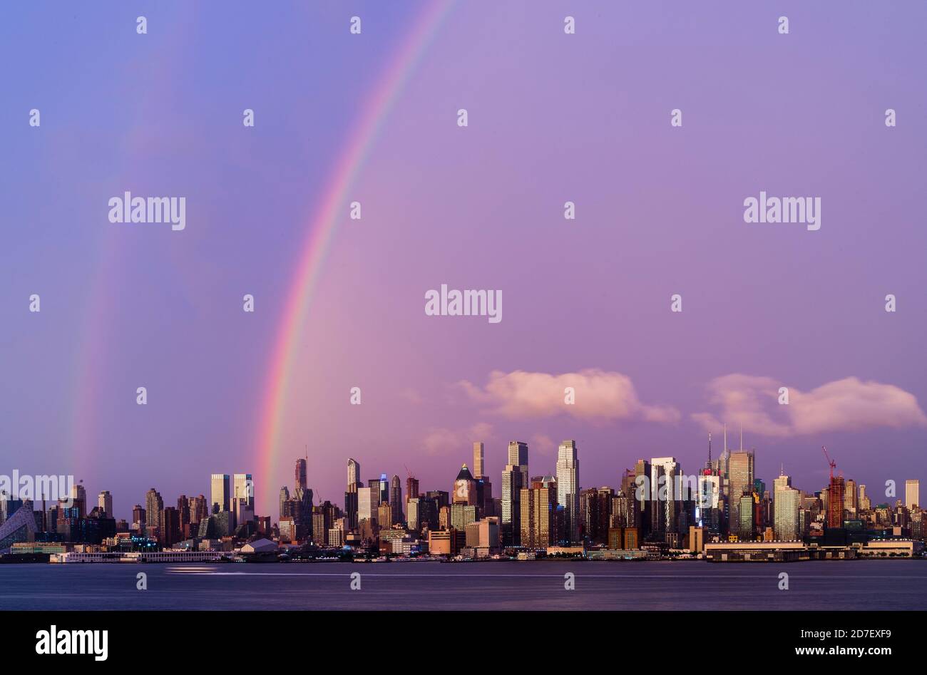 Rainbow over manhattan hi-res stock photography and images - Alamy