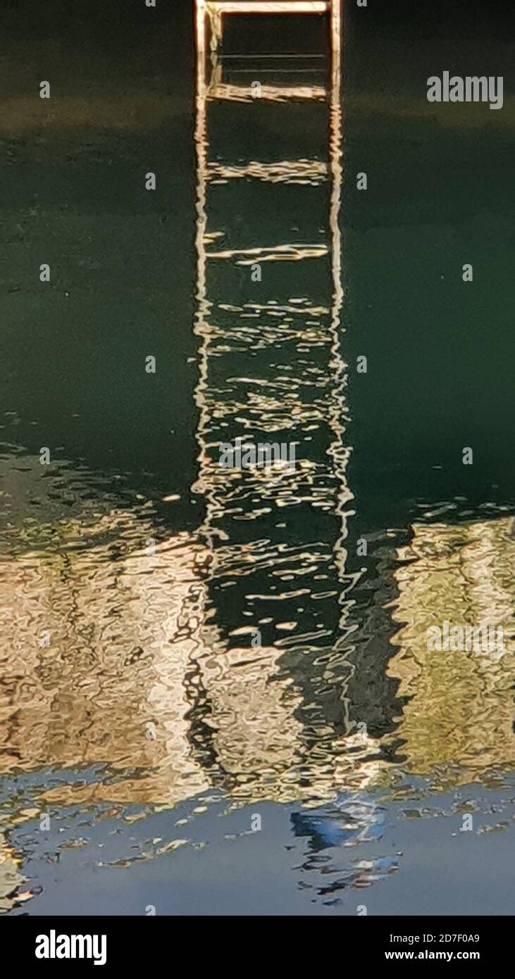 Light Reflections On Wall High Resolution Stock Photography And Images Alamy