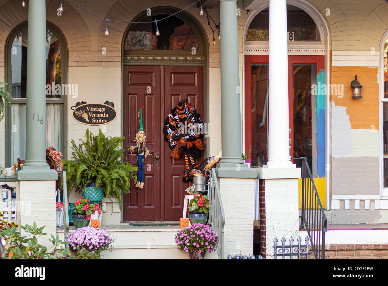 Front door halloween decorations hires stock photography and images Alamy