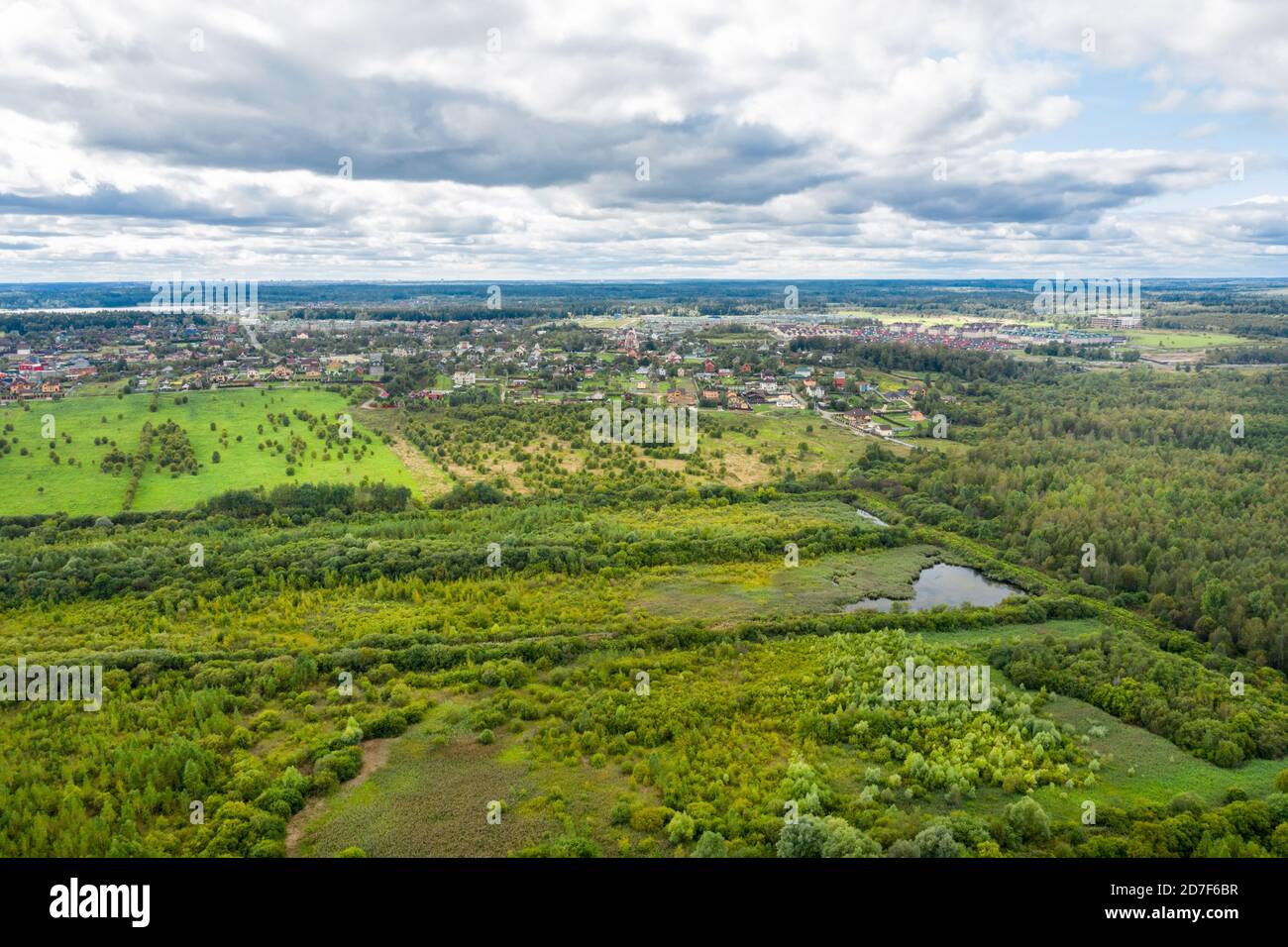 Top aerial view green park hi-res stock photography and images - Alamy