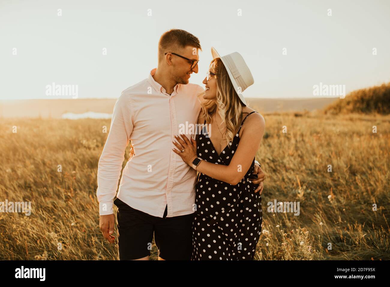 Girl guy holding hands walking hi-res stock photography and images - Alamy