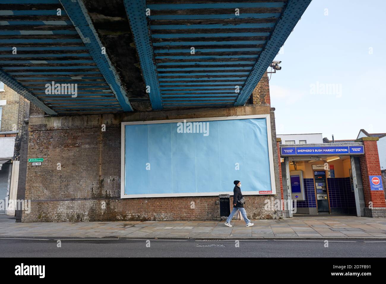London, UK. - 22 Oct 2020: A blank billboard on a major road in west London. The coronavirus pandemic has seen a downturn in advertising revenue leading to empty hoardings. Stock Photo