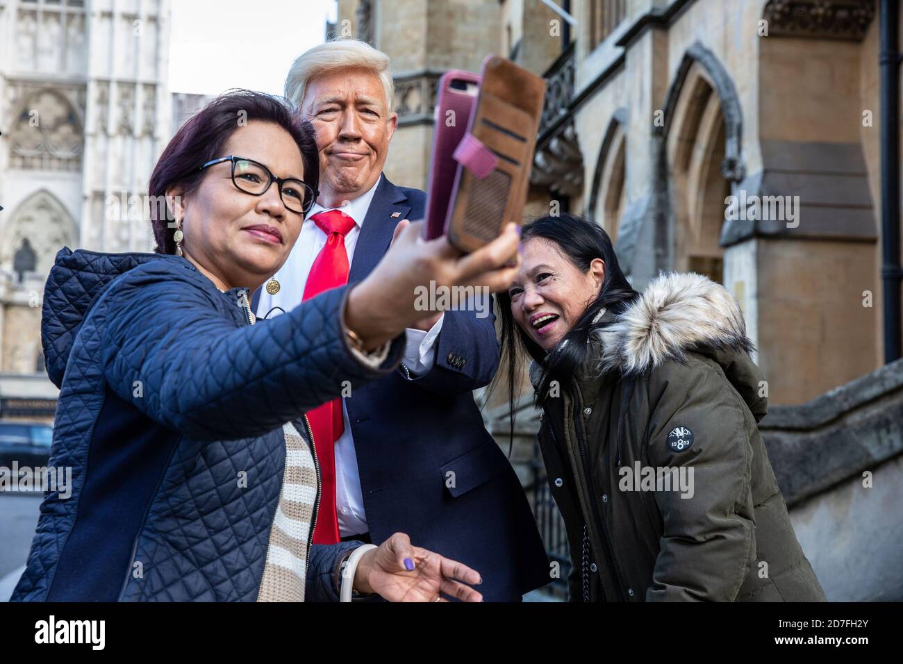 London, UK. 22nd Oct 2020. London, UK. 22nd Oct 2020. Donald Trump, President of the United States of America (look-a-like) drops into Parliament Square, London, England, UK Credit: Jeff Gilbert/Alamy Live News Stock Photo