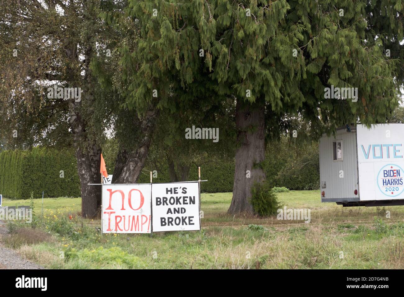 No Trump signs posted in rural area of US, He's Broken and Broke Stock Photo