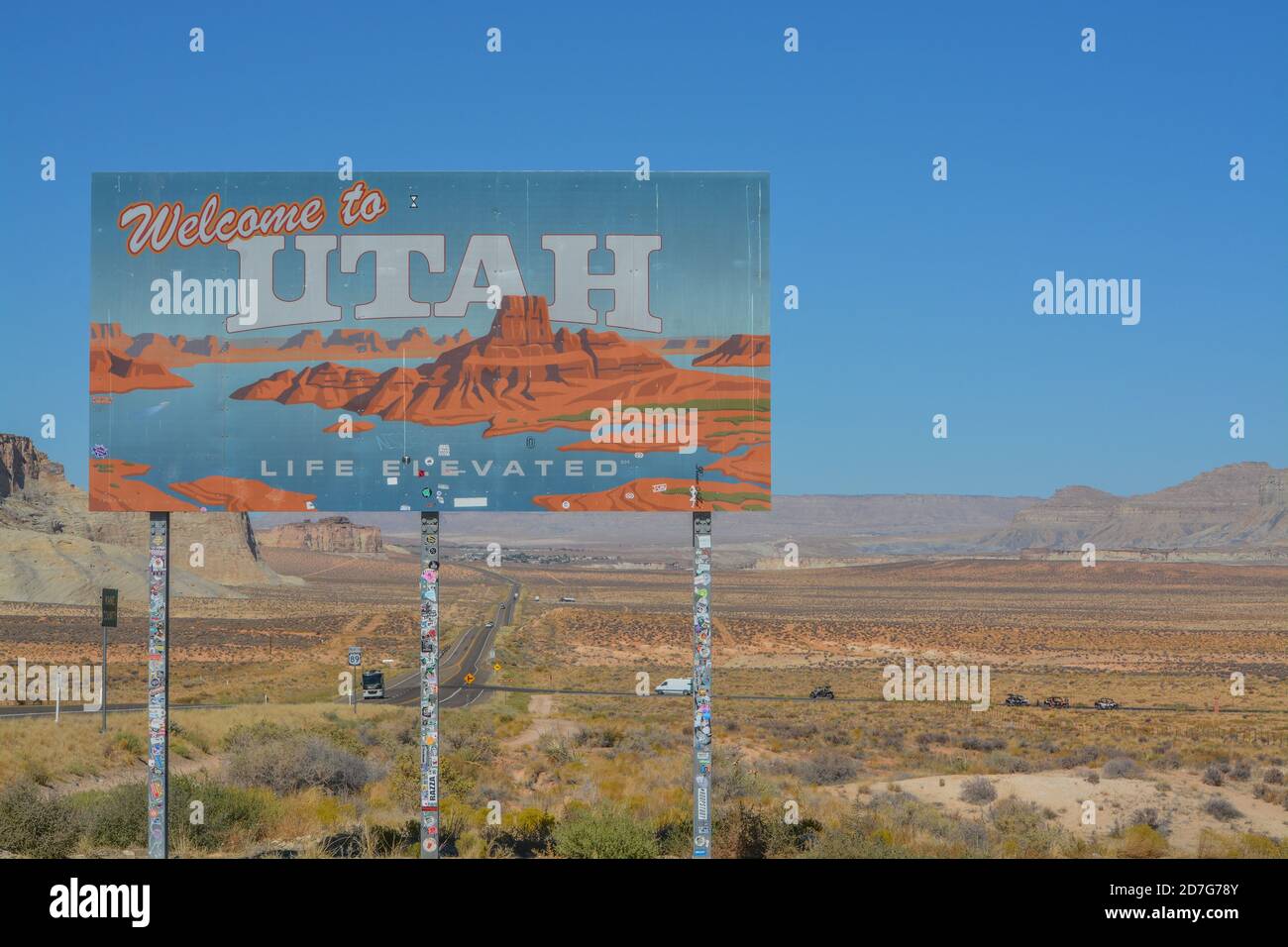 Welcome To Utah Sign At The Border With Arizona Kane County Utah welcome-to-utah-sign-at-the-border-with-arizona-kane-county-utah