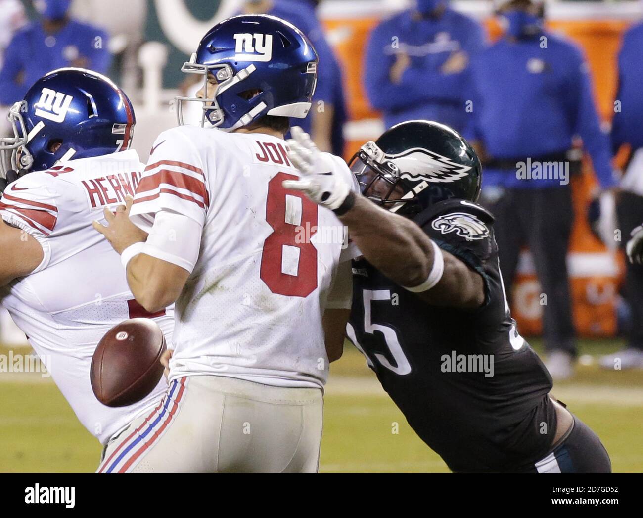 Giants season ends in disappointing fashion with 38-7 drubbing by Eagles