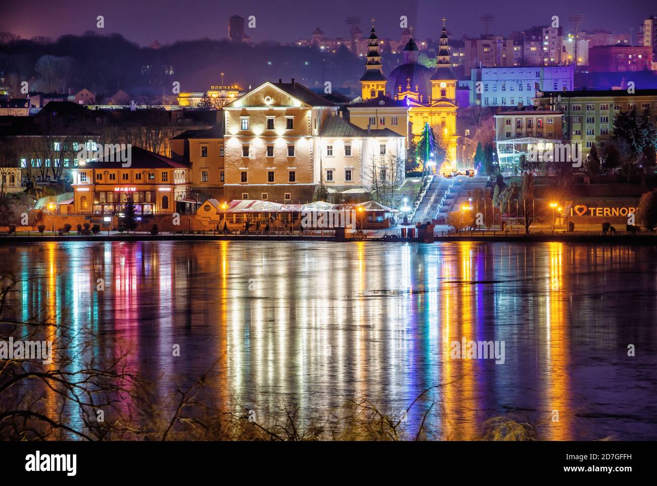 Ternopil, Ukraine 01.05.2020. Panoramic view of Ternopil pond and castle in Ternopol, Ukraine, on a winter night Stock Photo