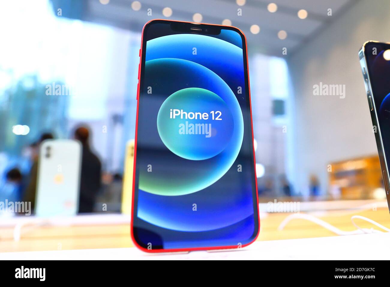 Tokyo, Japan. 23rd Oct 2020. Apple's 5G new iPhone 12 series are seen at an Apple Store in Tokyo, Japan on October 23, 2020. Credit: Naoki Nishimura/AFLO/Alamy Live News Stock Photo