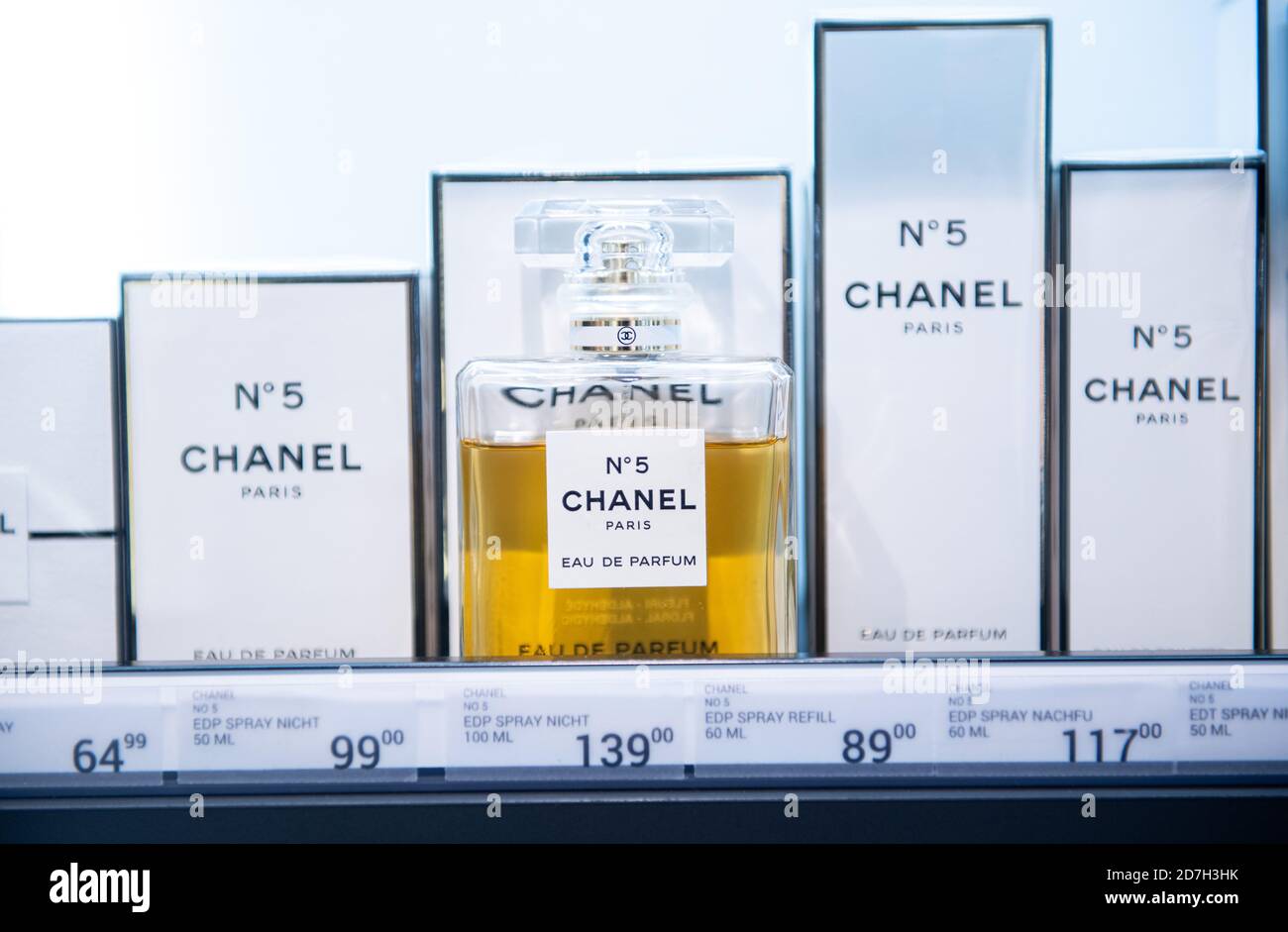 Hamburg, Germany. 22nd Oct, 2020. The perfume "Chanel No 5" by Chanel,  recorded in a Douglas store on Jungfernstieg. Credit: Daniel  Reinhardt/dpa/Alamy Live News Stock Photo - Alamy