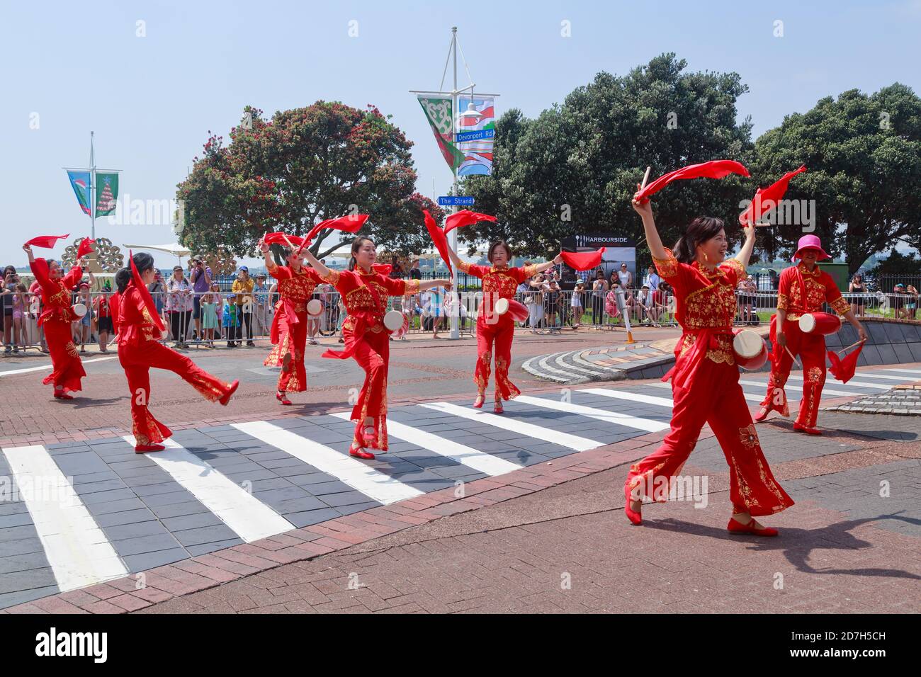 Dance scarves hires stock photography and images Alamy